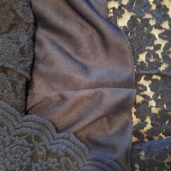 DONNA Suit/top& skirt - Picture 7 of 10